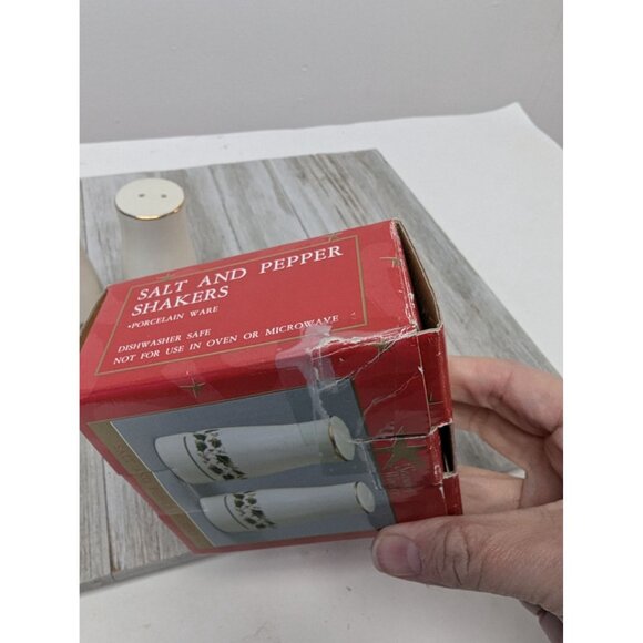 Porcelain Salt & Pepper Shaker Set "A Season Of Wonder" Christmas Holly Design - Picture 5 of 8